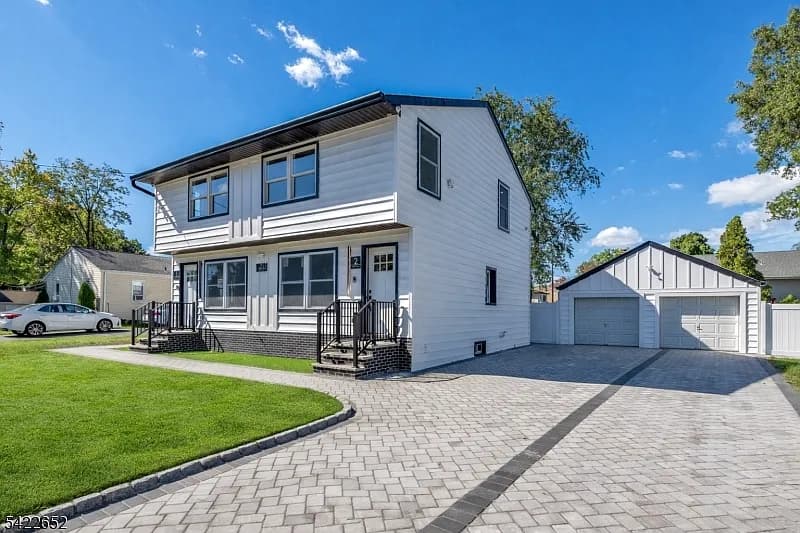 Evans Street Residence — photo 1
